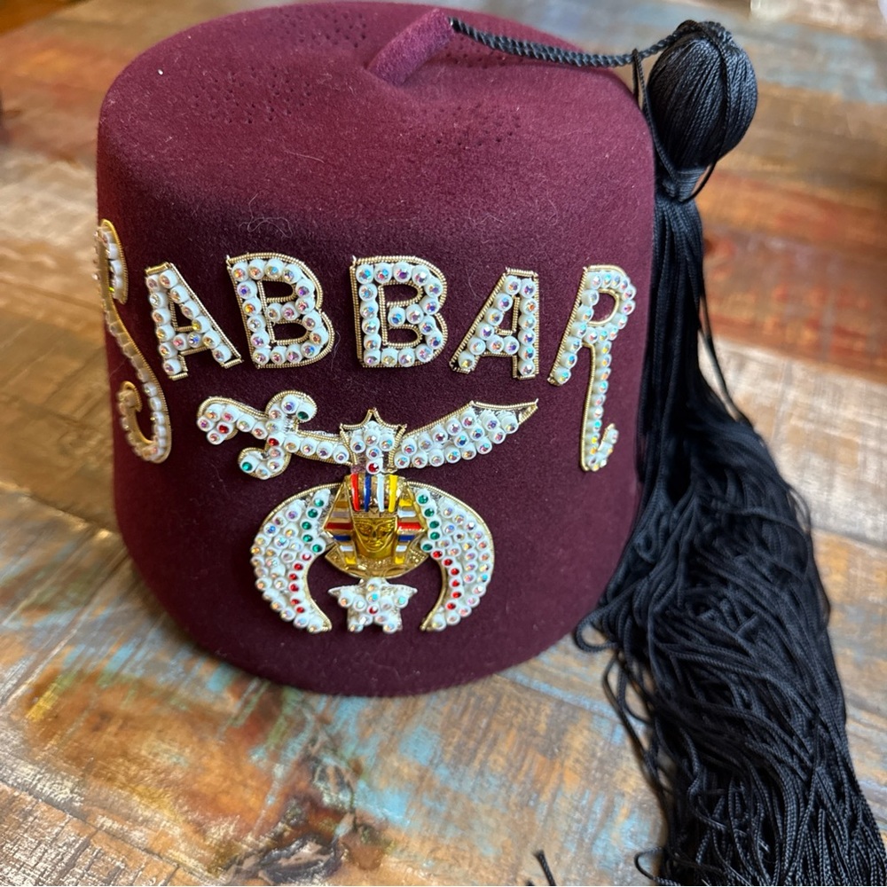 Masonic Shriner Sabbar Jeweled Maroon  Fez Hat  Rare Tarboosh Size 7 3/8 Vintage